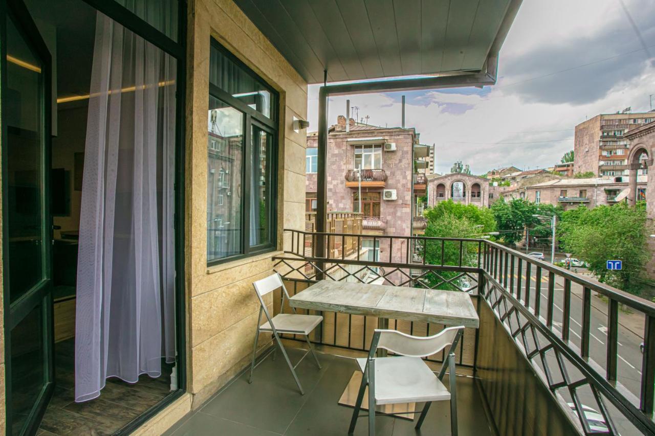 Luxe Apartment In Center Jerevan Eksteriør bilde